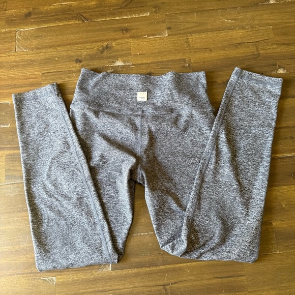 Vuori Gray Leggins - Picture 5 of 8